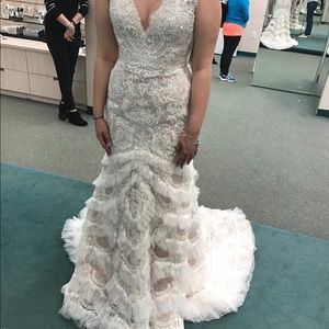 NWT WEDDING DRESS
